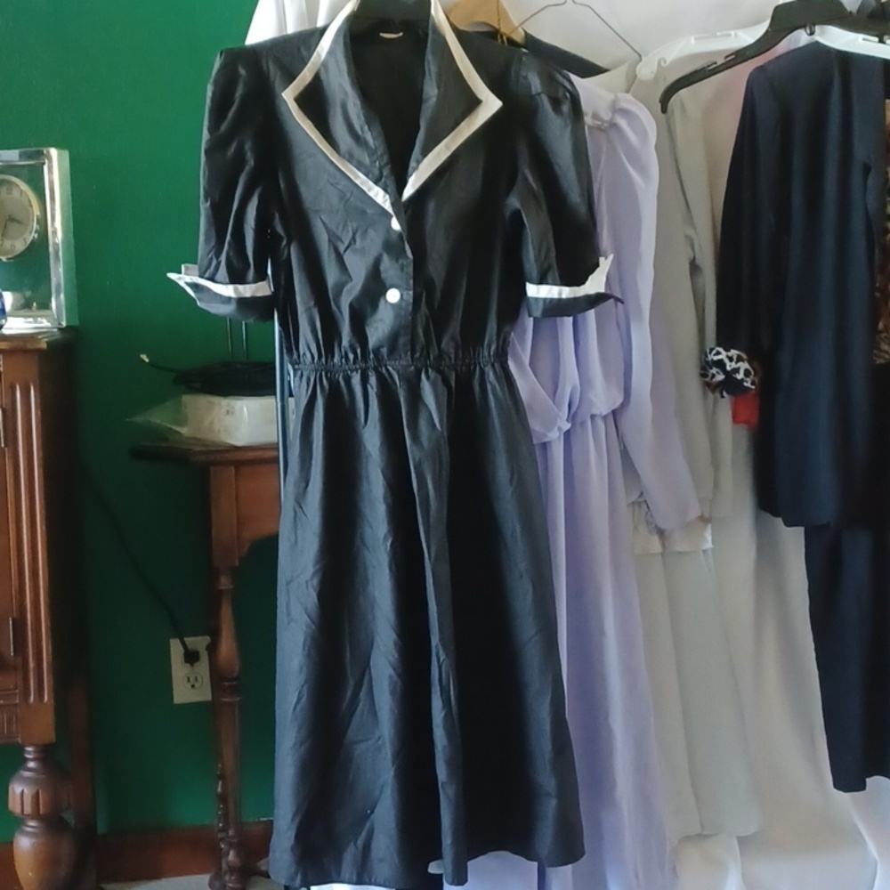 Vintage black with white accents, sz 10, but fits like an 8